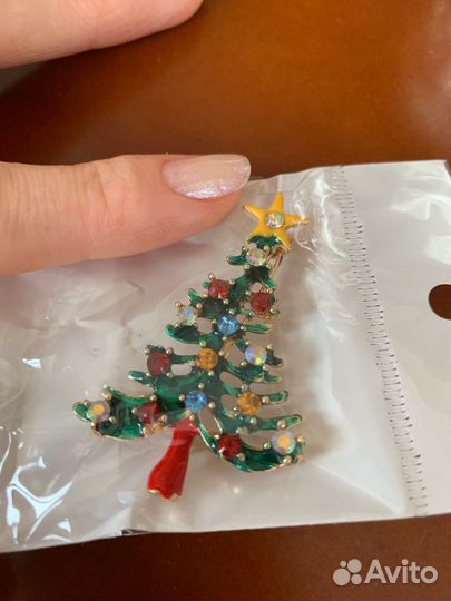 Брошь елочка