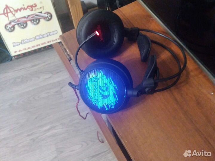 Игровые наушники с микрофоном и подсветкой