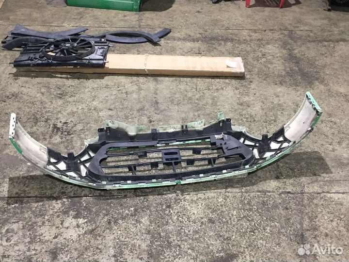 Бампер Верхняя часть для Ford Transit