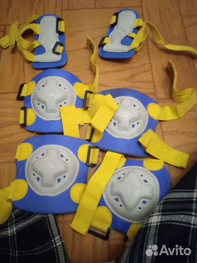 Роликовые коньки