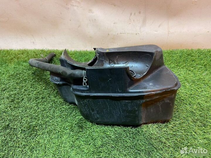 Резонатор воздушного фильтра Toyota Chaser