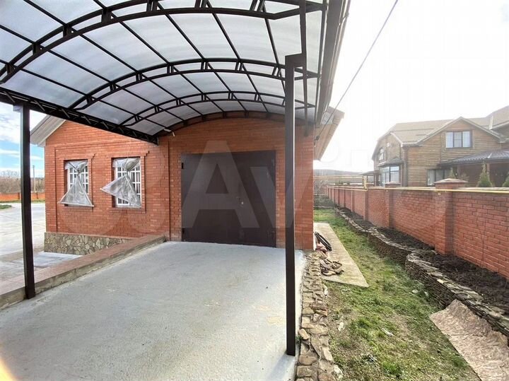 Дом 235 м² на участке 45 сот.