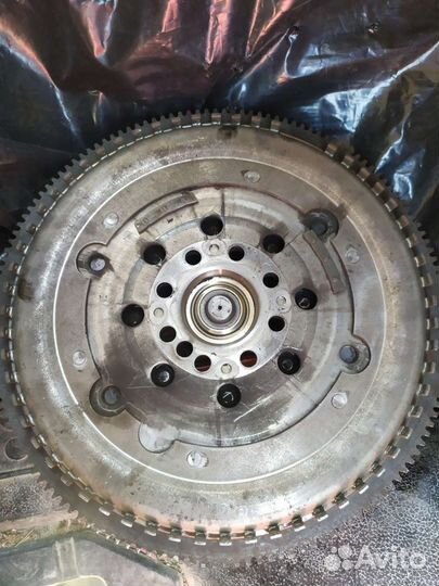 Маховик демпферный Mercedes Vito 639
