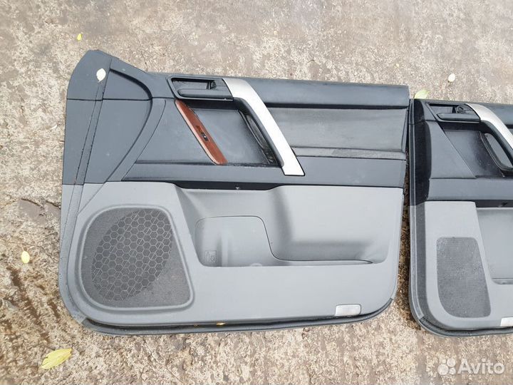 Обшивка двери Тойота Ленд Крузер Прадо 150