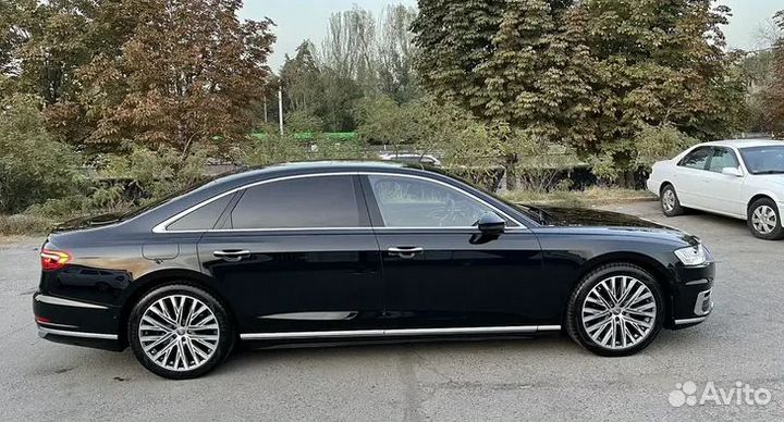 В разборке Audi A8