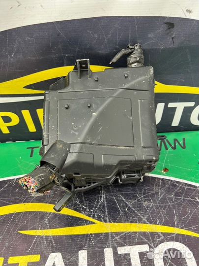 Блок предохранителей под капот Kia Sorento Prime 3