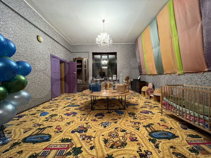 Дом 670 м² на участке 12 сот.