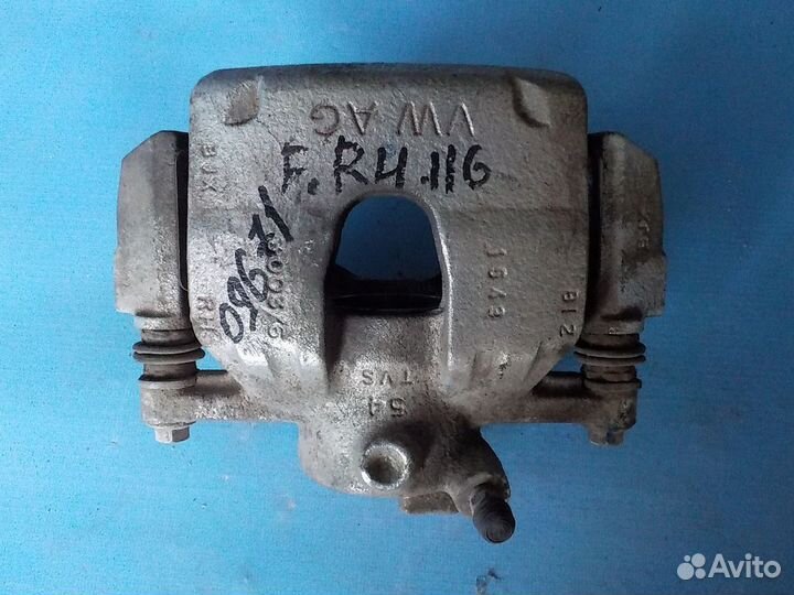 Тормозной суппорт передний правый volkswagen Polo