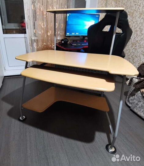 Компьютерный стол