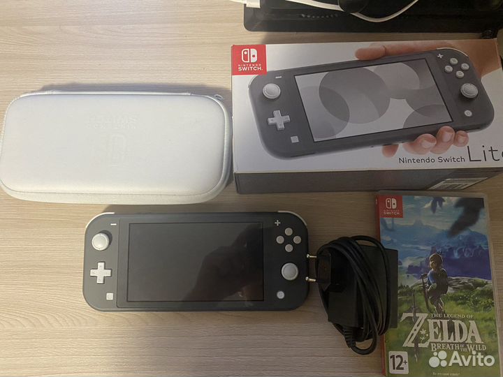 Nintendo switch lite с игрой и чехол