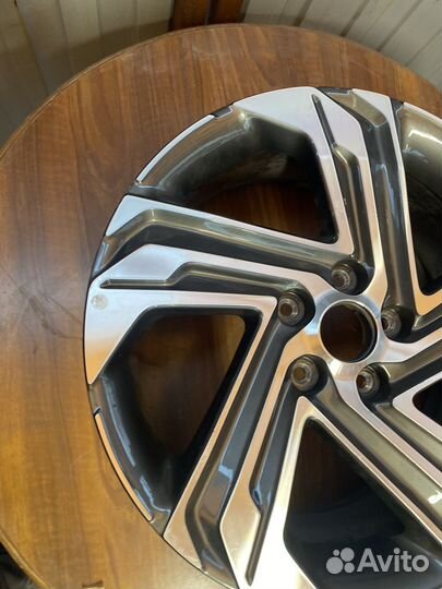 Диск Hyundai Santa Fe R18 2018 52910s1610