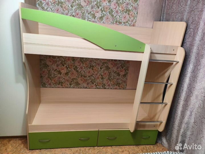 Кровать двухьярусная кровать чердак