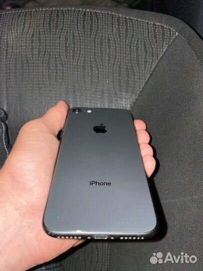 iPhone 8, 64 ГБ