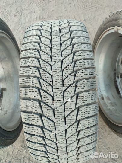 Triangle PL01 235/40 R18