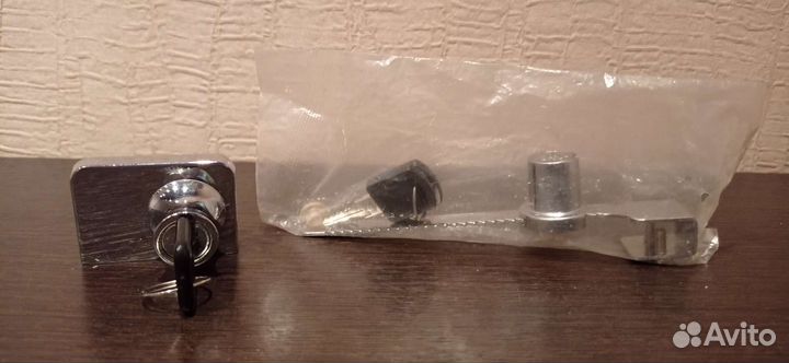 Замки на стеклянную витрину