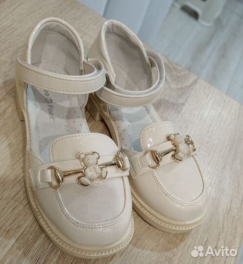 Туфли для девочки новые 31