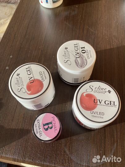 Очки и гель для маникюра