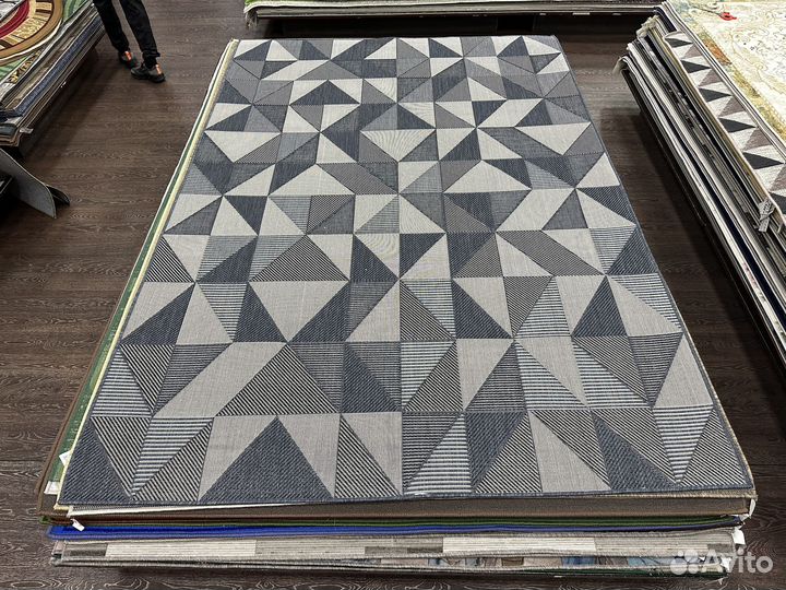Циновка новая 2х2.9м