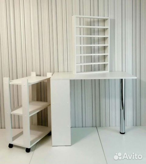 Маникюрный комплект стол этажерка полка