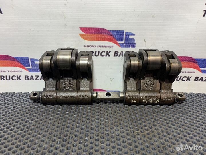 1891691 Вал рокеров