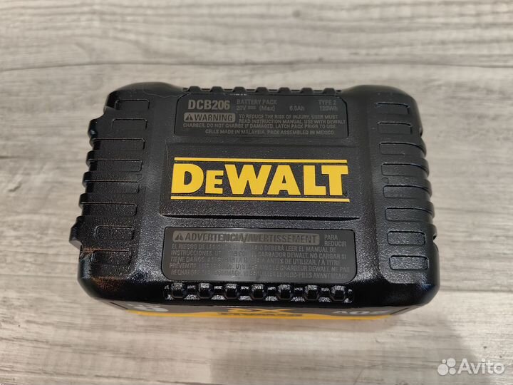 DeWalt DCB206 - Аккумуляторная батарея 6Ah