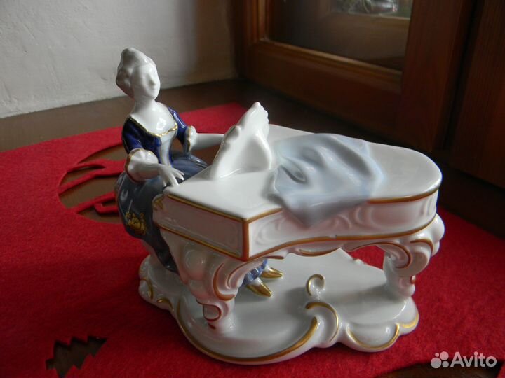 Статуэтка фарфоровая Германия