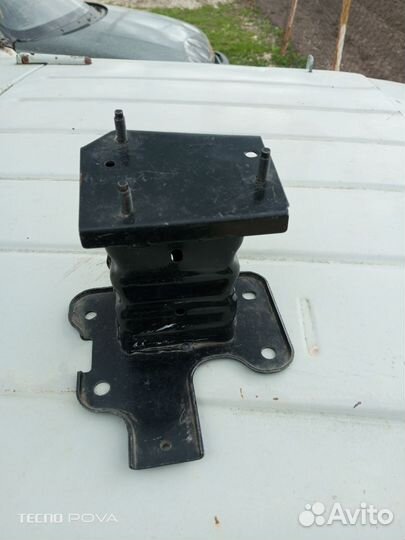 Кронштейн усилителя переднего бампера qashqai j11