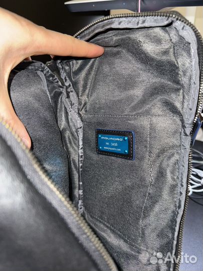 Сумка слинг piquadro