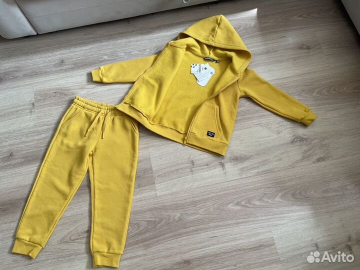 Новый Спортивный Костюм