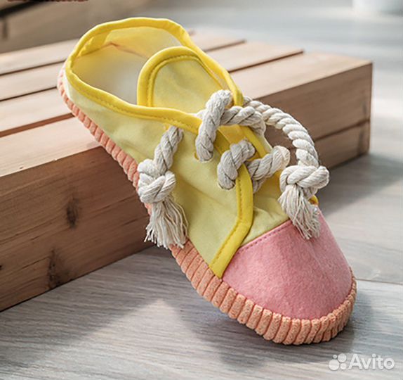 Кусательные кеды с пищалкой - игрушка для собак