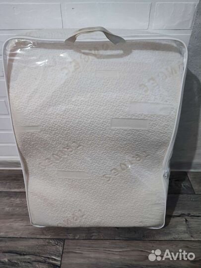 Подушка ортопедическая для ног trives