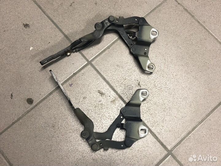 Петля капота бмв