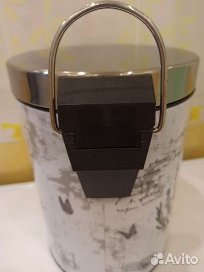 Урна для мусора красивая