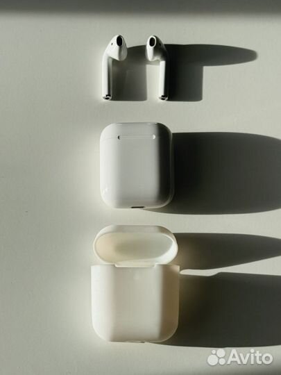 Apple AirPods 2