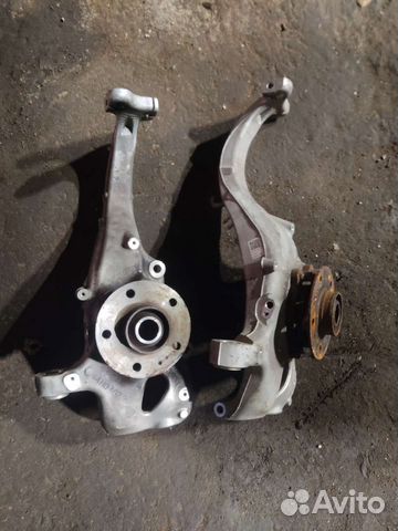 Кулак поворотный левый Audi A8 D4