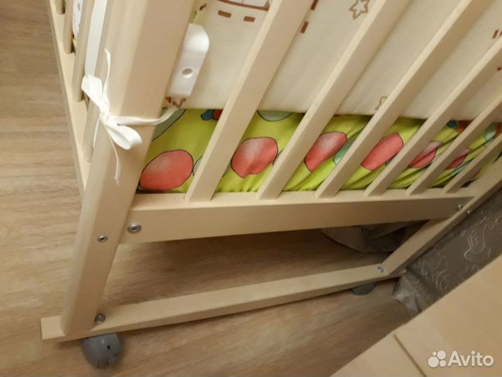 Бортики, матрас, балдахин в детскую кроватку