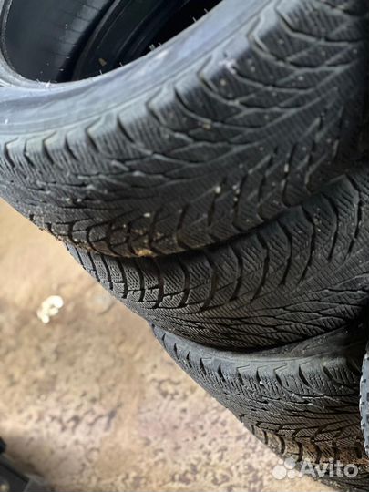 Nokian Tyres Hakkapeliitta R2 215/55 R17 98R