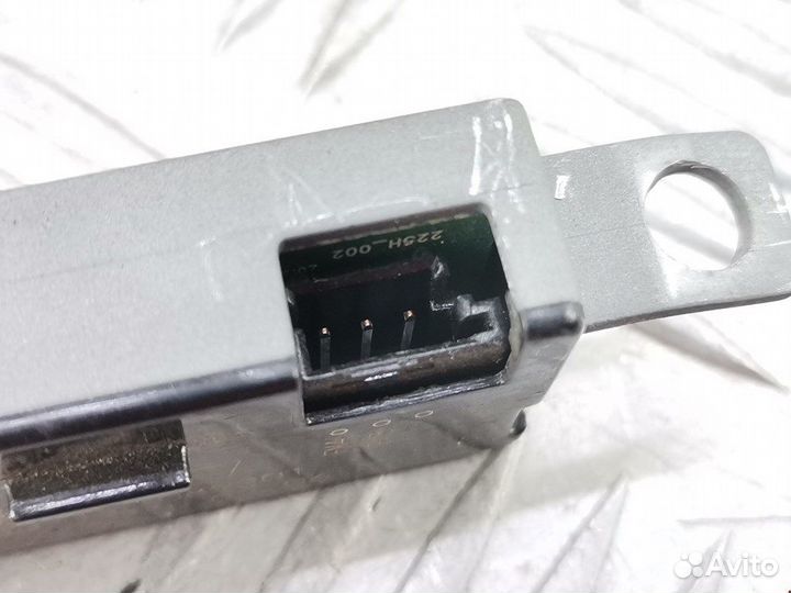 Усилитель антенны для Audi A6 C6 4F9035225H