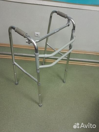 Ходунки для взрослых шагающие