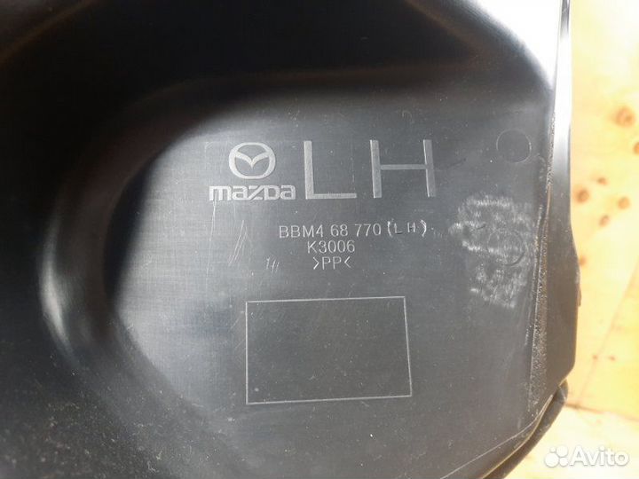 Обшивка салона задняя левая Mazda Axela BL5FP zyve