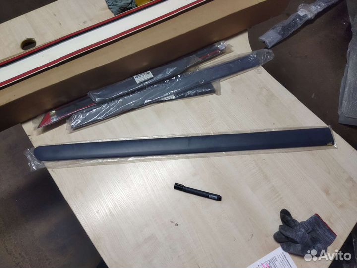 Молдинг передней правой двери zafira-B