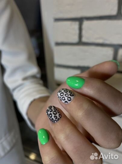 Маникюр с покрытием гель-лаком