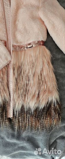 Лёгкая шубка для девочки 104