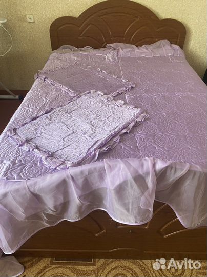 Покрывало с двумя наволочками