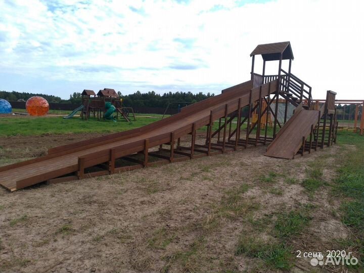 Зимняя горка, деревянная горка