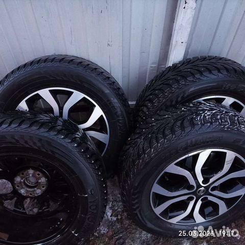 Yokohama IceGuard Stud IG65 215/65 R16