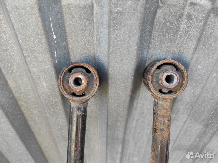 Задний продольный рычаг Kia Spectra Shuma