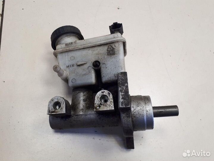 Главный тормозной цилиндр