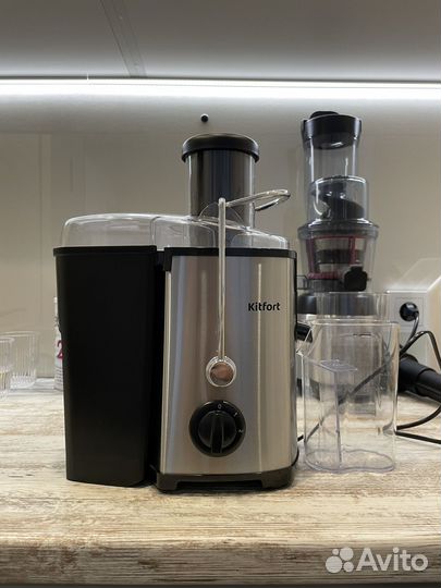Соковыжималка центробежная Kitfort KT-1116