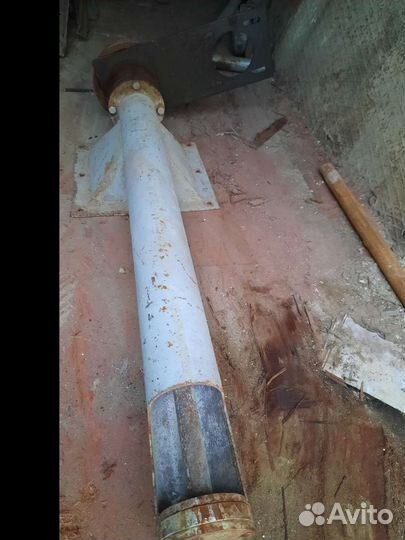 Шнек с бункером и электродвигателем